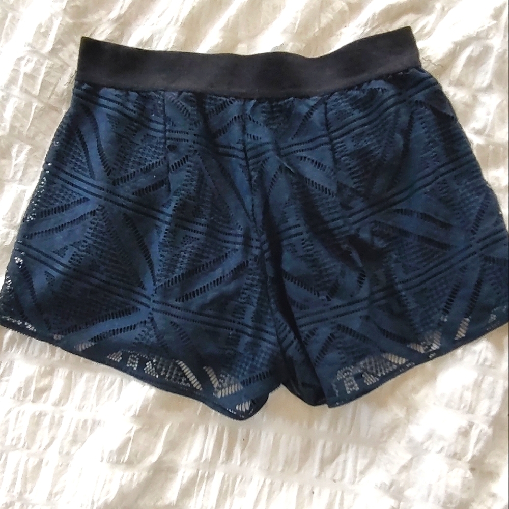 RORY BECA - Flowy Lace/Textured Shorts - LIKE NEW